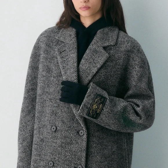 Aritzia slouch in herringbone Black and white wool Coat - Picture 2 of 14